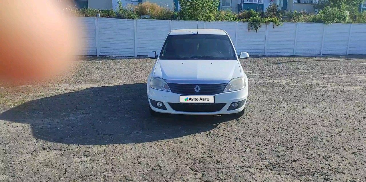 Renault Logan: фото владельца