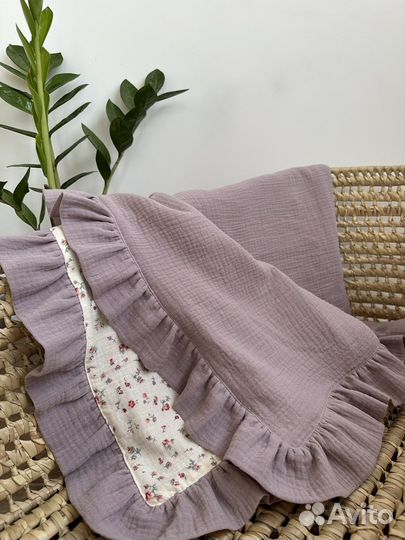 Муслиновый плед с рюшей