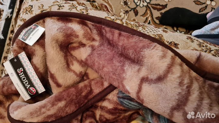 2 новых,шикарных,пушистых пледа.в упаковке