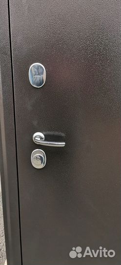 Дверь входная металлическая