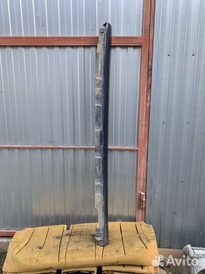 Правый порог Toyota Avensis 250 03-09 гв