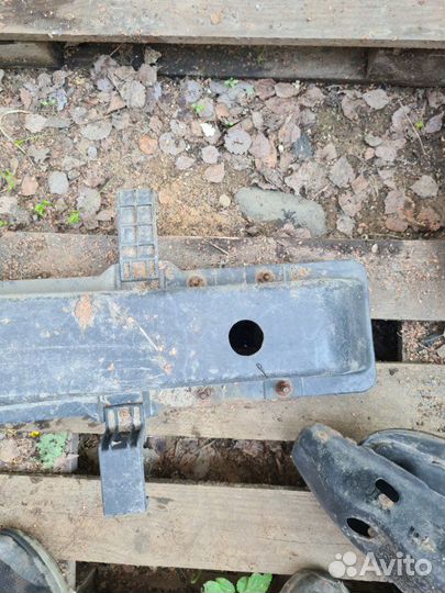 Усилитель бампера задний Kia Cerato 1 2006