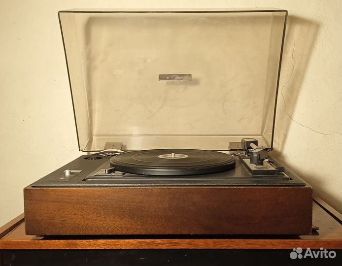 Проигрыватель винила Мелодия 104 стерео