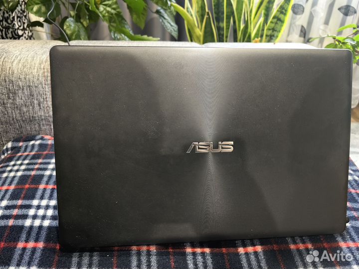 Ноутбук asus