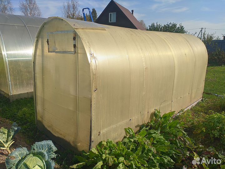 Парник с поликарбонатом