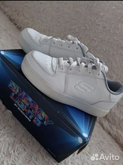 Кроссовки skechers светящиеся
