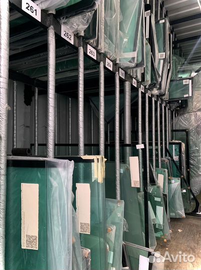 Стекло на Джисиби JCB 8018 cts лобовое нижнее