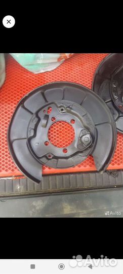 Кожух опорный, пыльник, задний правый