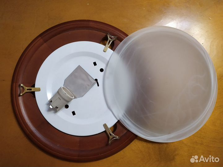 Светильник новый