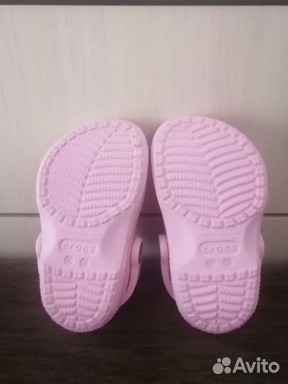 Сандалии для девочки 22 размер. Crocs