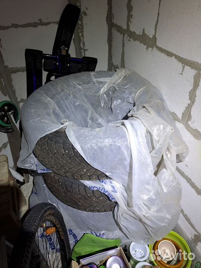 Gislaved Nord Frost 200 215/60 R16 99T