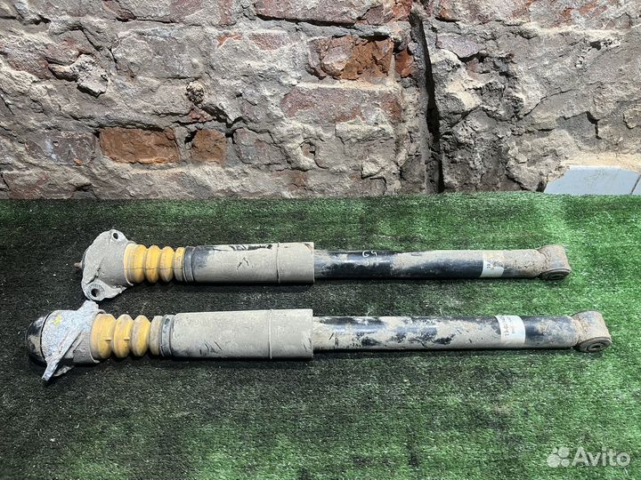 Задние стойки Volkswagen Golf 4 Bora