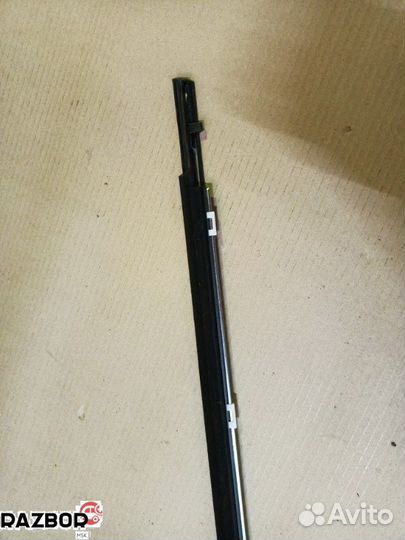 Уплотнительная резинка стекла Lexus NX Z10