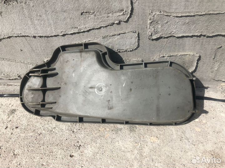 Крышка фары левой Mercedes W210 1996