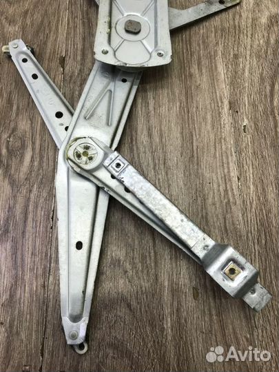 Стеклоподъемник передний правый Opel Corsa B