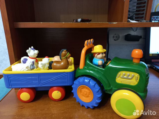 Трактор музыкальный 