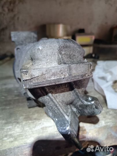 Компрессор кондиционера Nissan 92600 CJ70B