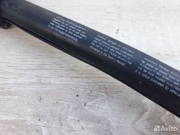 Домкрат Mercedes W220 A2205830015