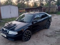 Skoda Octavia 1.6 MT, 2010, битый, 13 100 км, с пробегом, цена 510 000 руб.