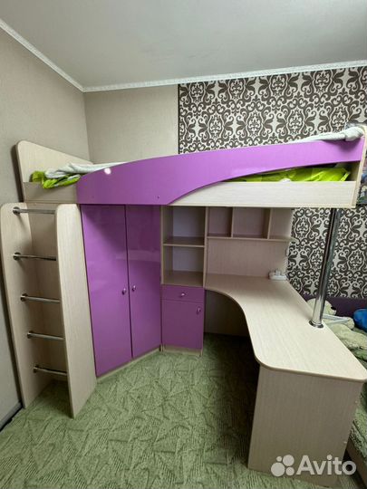 Кровать двухьярусная