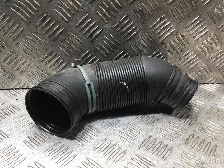 Патрубок воздушного фильтра Volkswagen Sharan 7m3129627c AUY
