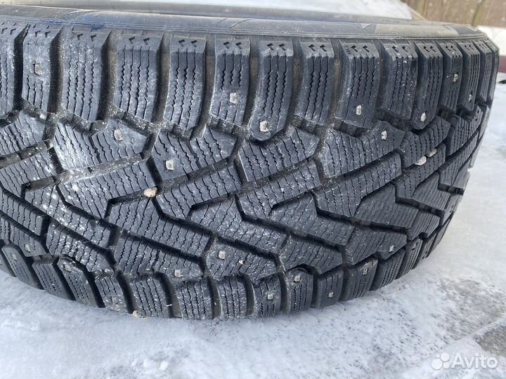 Pirelli Ice Zero 235/45 R19