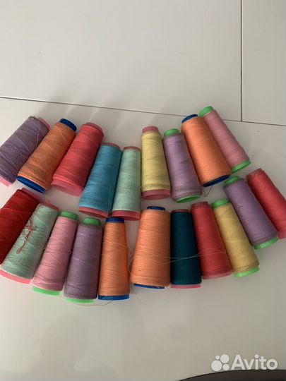 20 шт нитки бабины для оверлока, б/у