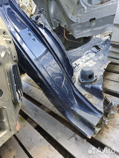 Крыло заднее правое vw golf 4 четверть гольф