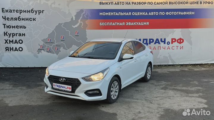 Решетка радиатора Hyundai Solaris 86350-H5000