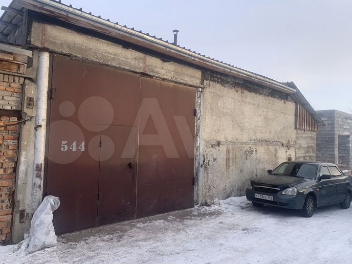 Гараж, > 30 м²