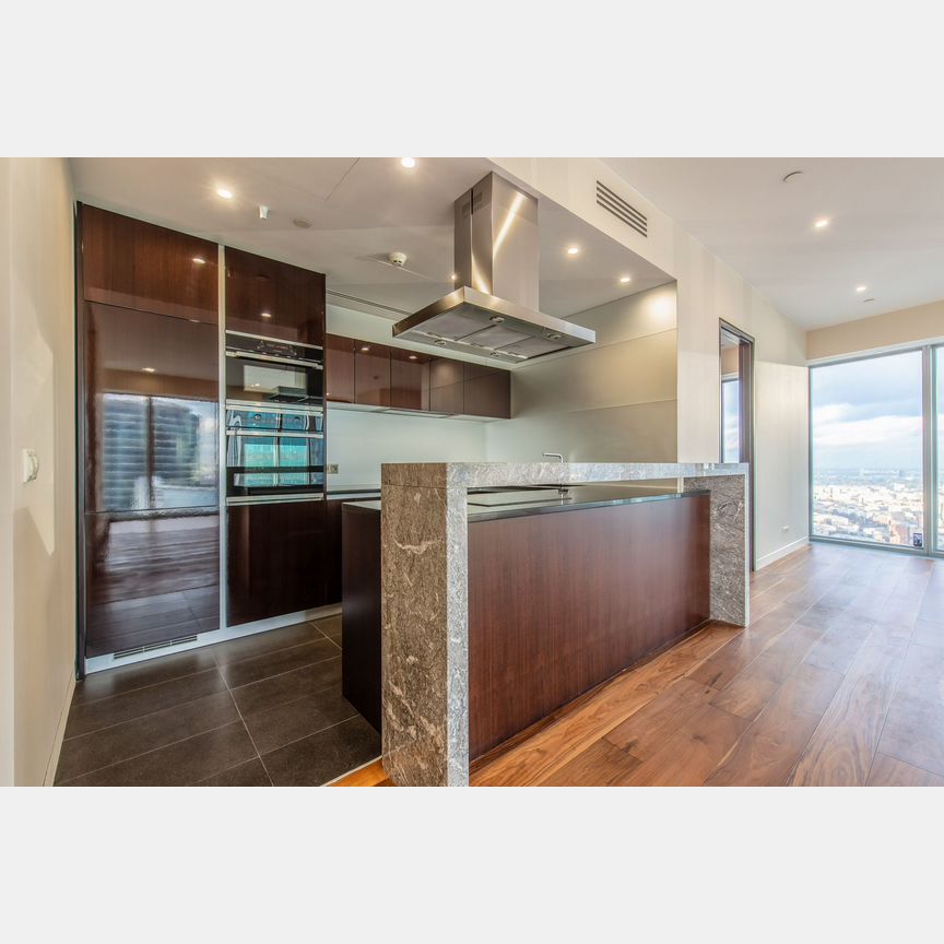 3-к. апартаменты, 157,4 м², 59/85 эт.