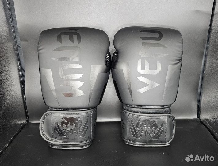 Боксерские перчатки Venum топ качество 10,12,14oz