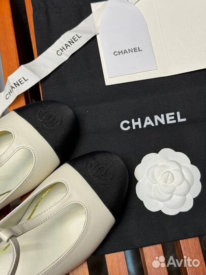 Балетки Chanel белые