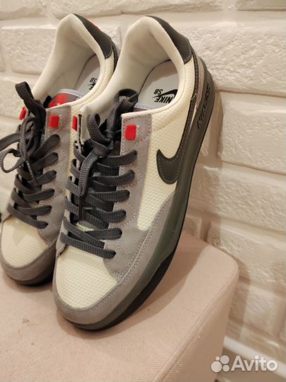 Кроссовки мужские 42 размер nike