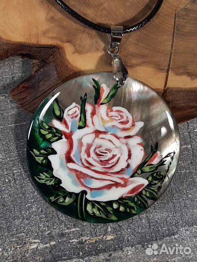 Кулон перламутровый 