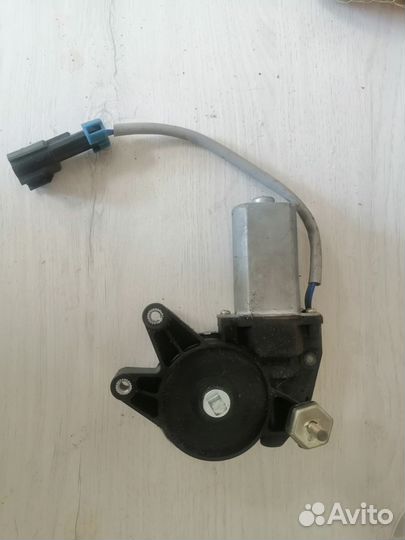 Мотор стеклоподъемника Лада Калина