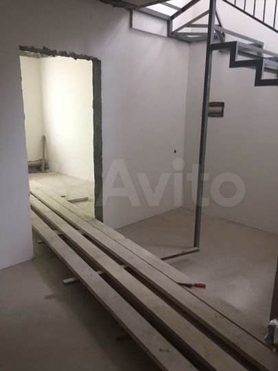 Дом 300 м² на участке 8 сот.