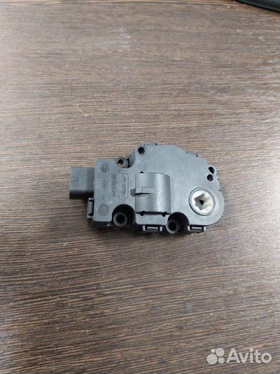 Моторчик заслонки печки Mercedes Gl 500 4Matic 166