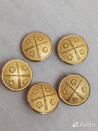 Пуговицы
