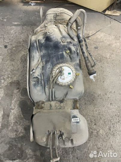 Бак топливный Toyota Hilux