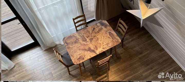 Кухонный стол 'Surrender Appointment'