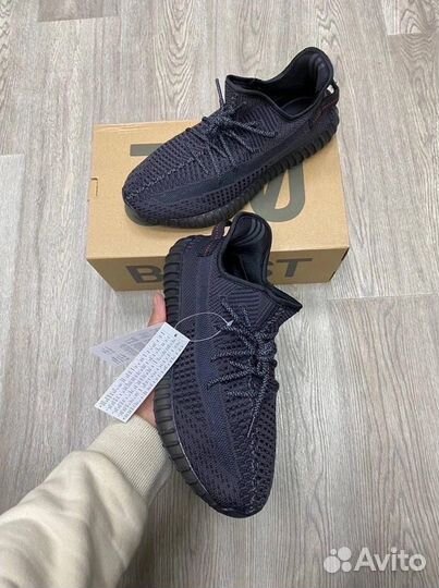 Кроссовки Adidas Yeezy Boost 350 v2 Black (36-45)