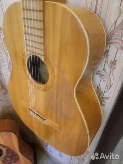 Акустическая гитара