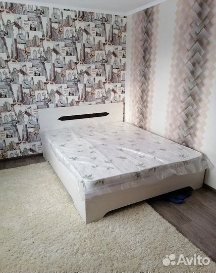 Кровать двуспальная Валенсия с матрасом