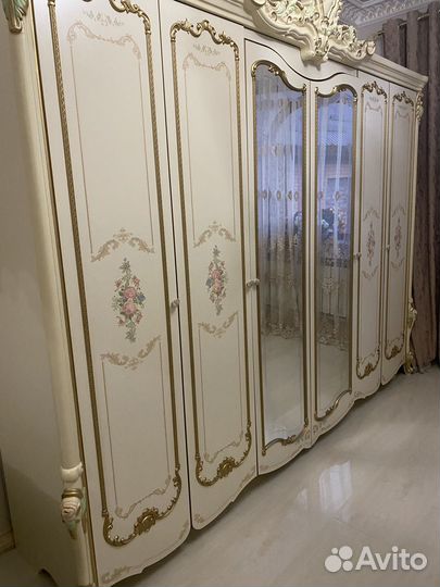 Спальный гарнитур