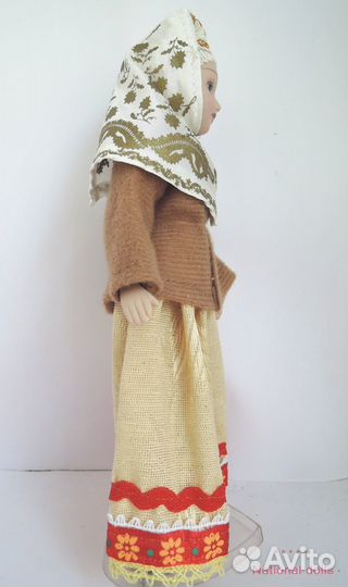 Кукла в зимнем костюме Архангельской губернии