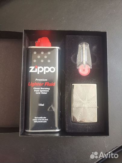 Бензиновая зажигалка zippo - оригинал