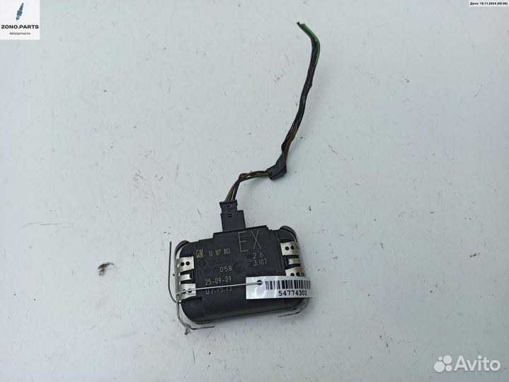 Датчик дождя 13107803 на Opel Astra H