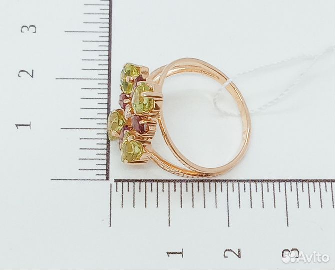 Золотое кольцо с камнем 18р