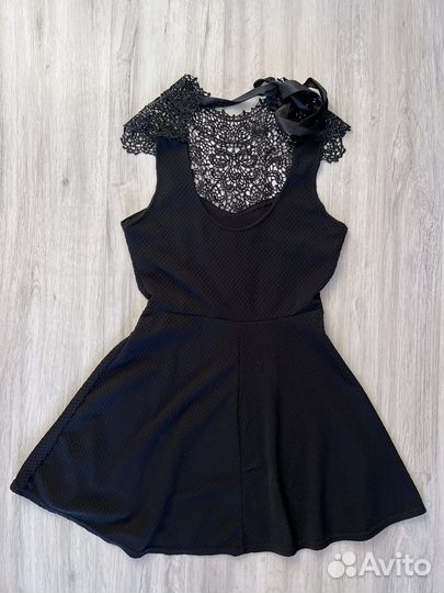 Платье с кружевом 42